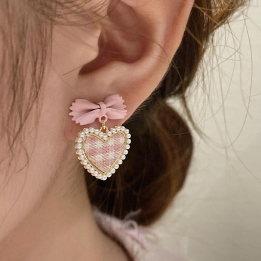 Cute Love Grid Pearl Heart Earrings